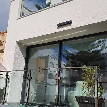 Con Piscina Privada En La Urb. De Puerto Rey Holiday home *