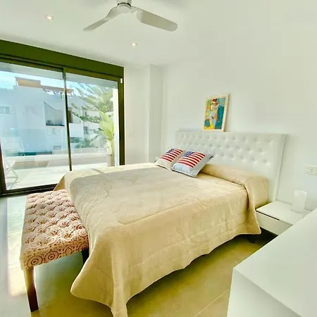Con Piscina Privada En La Urb. De Puerto Rey Holiday home Los Amarguillos